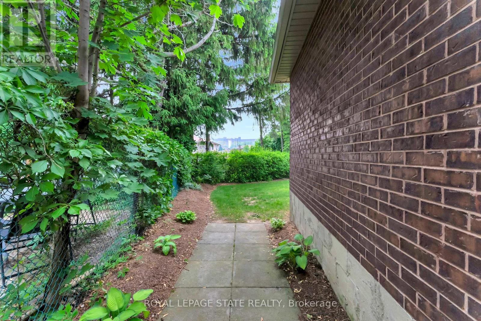 31 Rialto Court, Hamilton, Ontario  L9C 5T5 - Photo 16 - X12204761