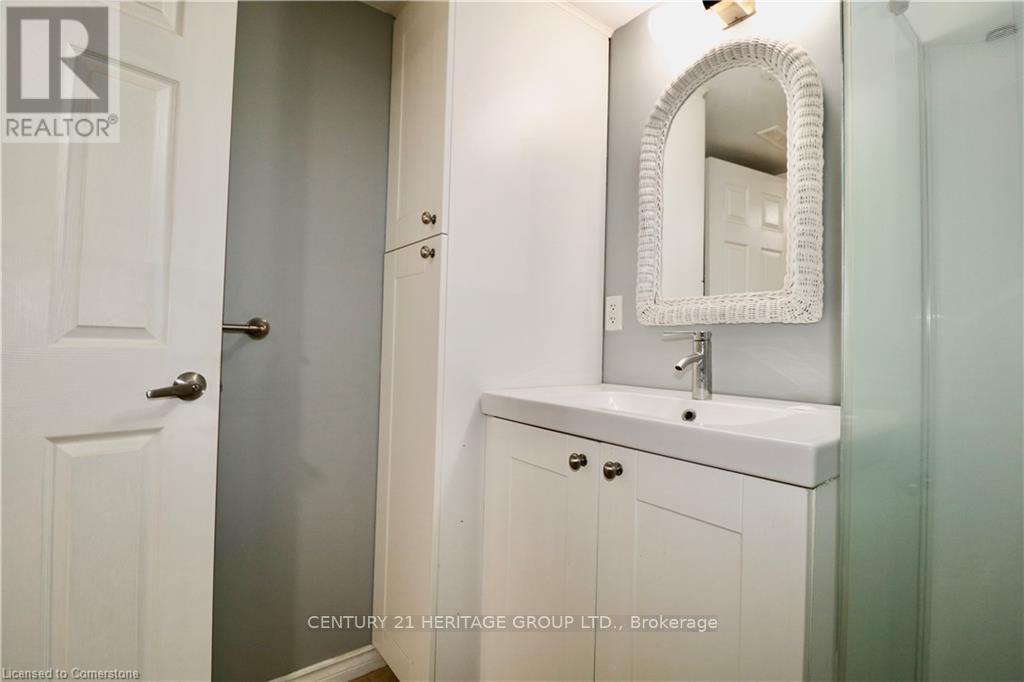 Lower Unit - 66 West Avenue N, Hamilton, Ontario  L8L 5C2 - Photo 14 - X12204770