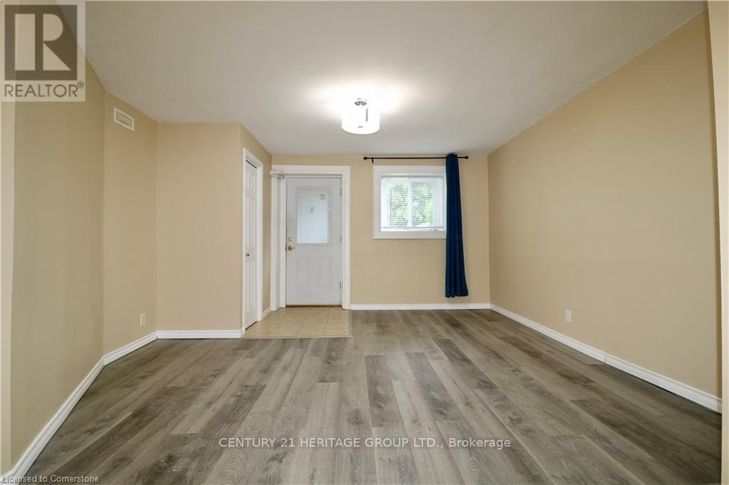 Lower Unit - 66 West Avenue N, Hamilton, Ontario  L8L 5C2 - Photo 2 - X12204770