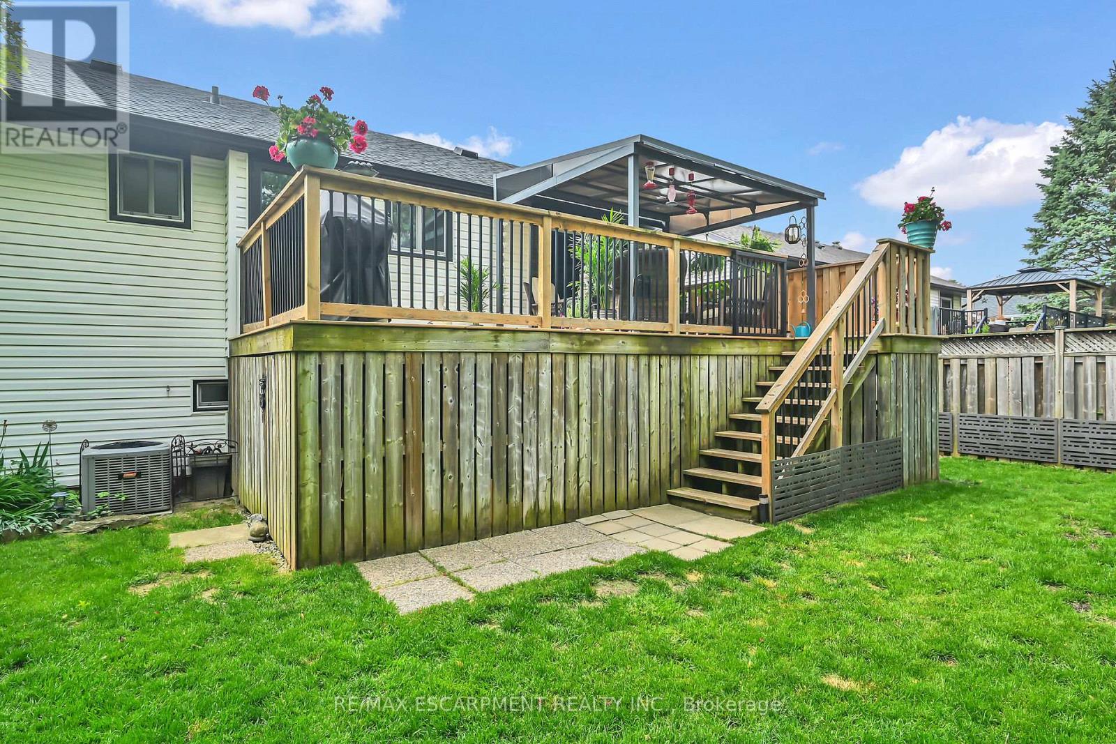 229 Williamson Drive, Haldimand, Ontario  N3W 1A5 - Photo 21 - X12204775