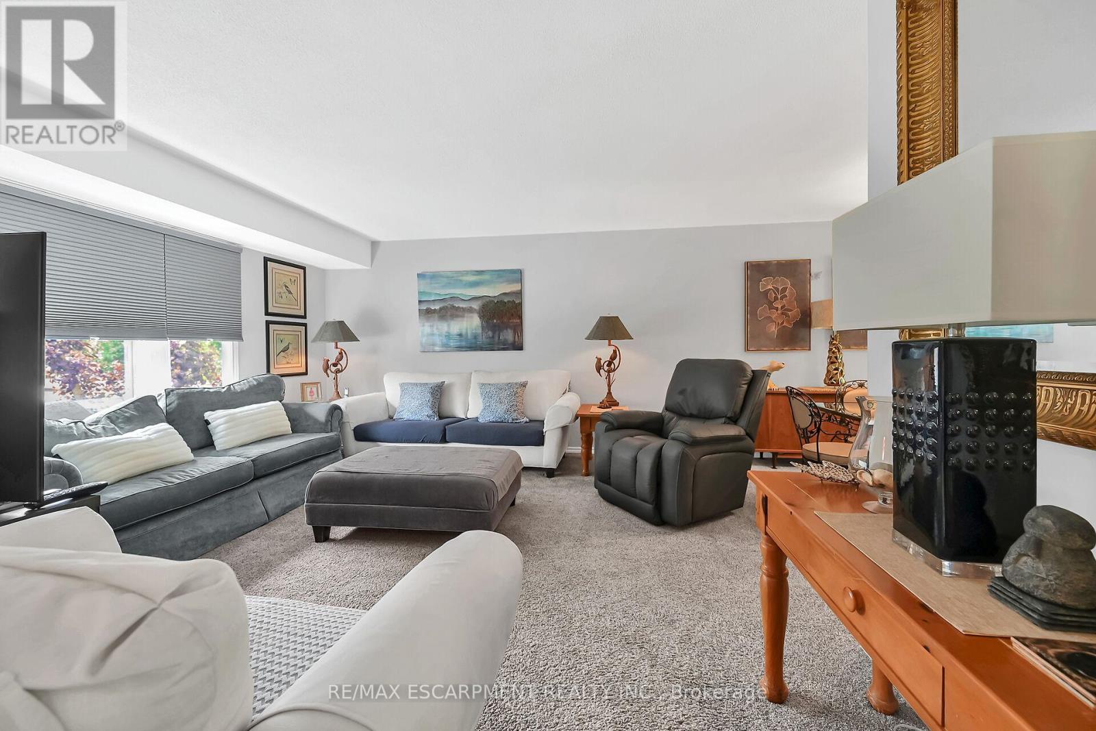 229 Williamson Drive, Haldimand, Ontario  N3W 1A5 - Photo 4 - X12204775