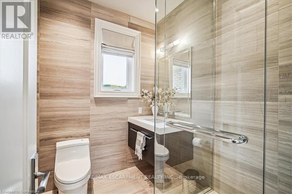 30 Parkmanor Drive, Hamilton (Stoney Creek), Ontario  L8E 5L2 - Photo 35 - X12204787