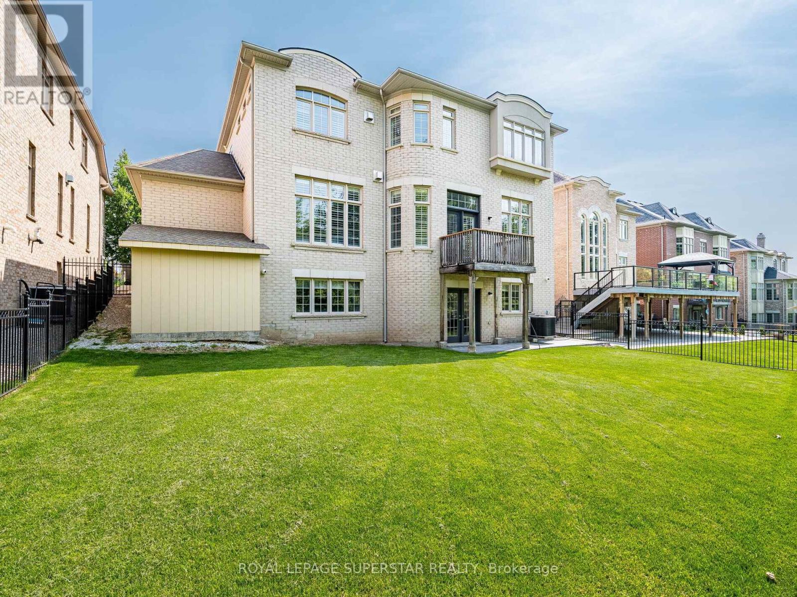 28 Elbern Markell Drive, Brampton (Credit Valley), Ontario  L6X 2X5 - Photo 46 - W12200358