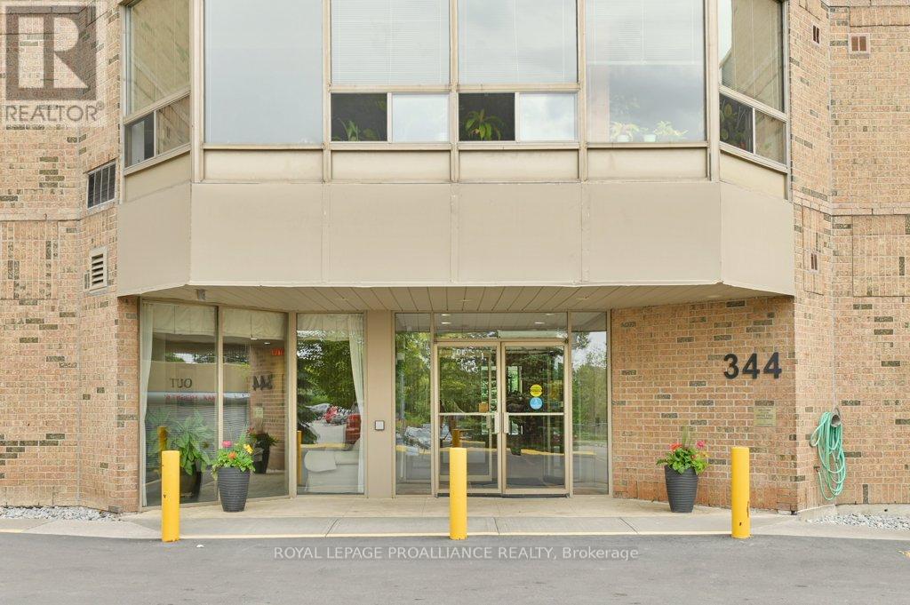 906 - 344 Front Street, Belleville, Ontario  K8N 5M4 - Photo 4 - X12204807