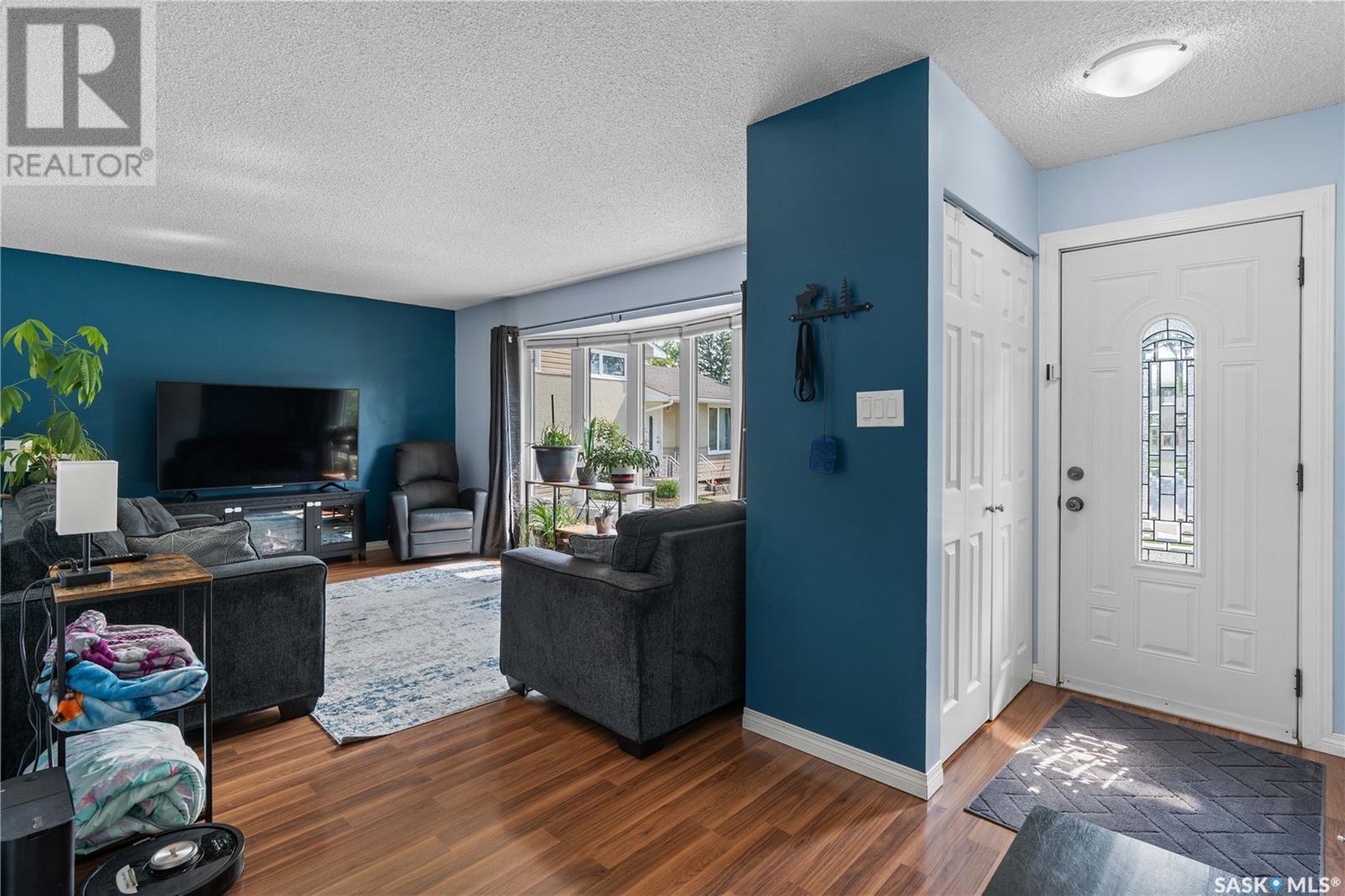 16 Lipton Place, Regina, Saskatchewan  S4R 3T6 - Photo 2 - SK008711