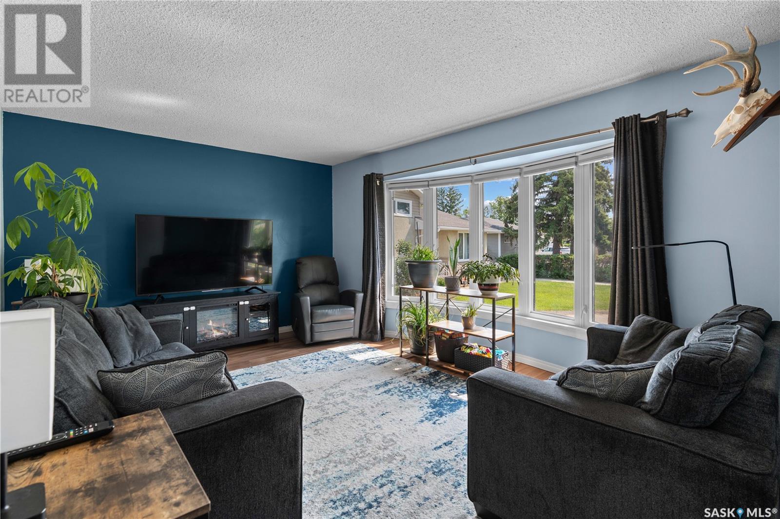 16 Lipton Place, Regina, Saskatchewan  S4R 3T6 - Photo 3 - SK008711