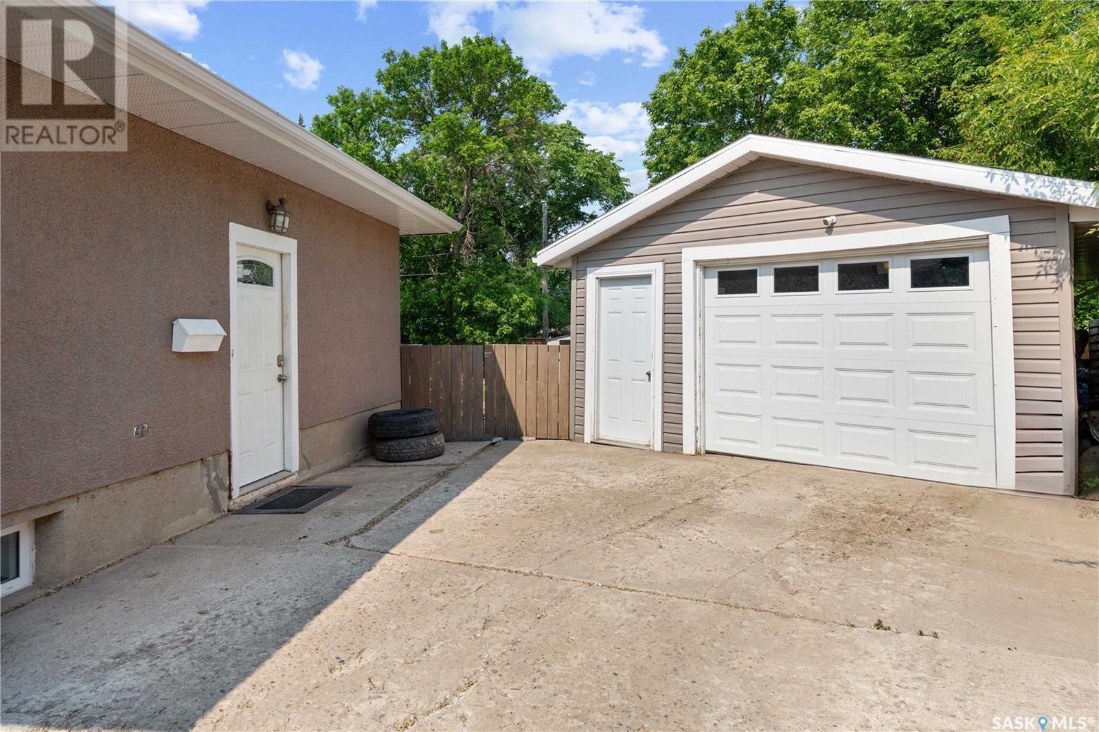16 Lipton Place, Regina, Saskatchewan  S4R 3T6 - Photo 32 - SK008711