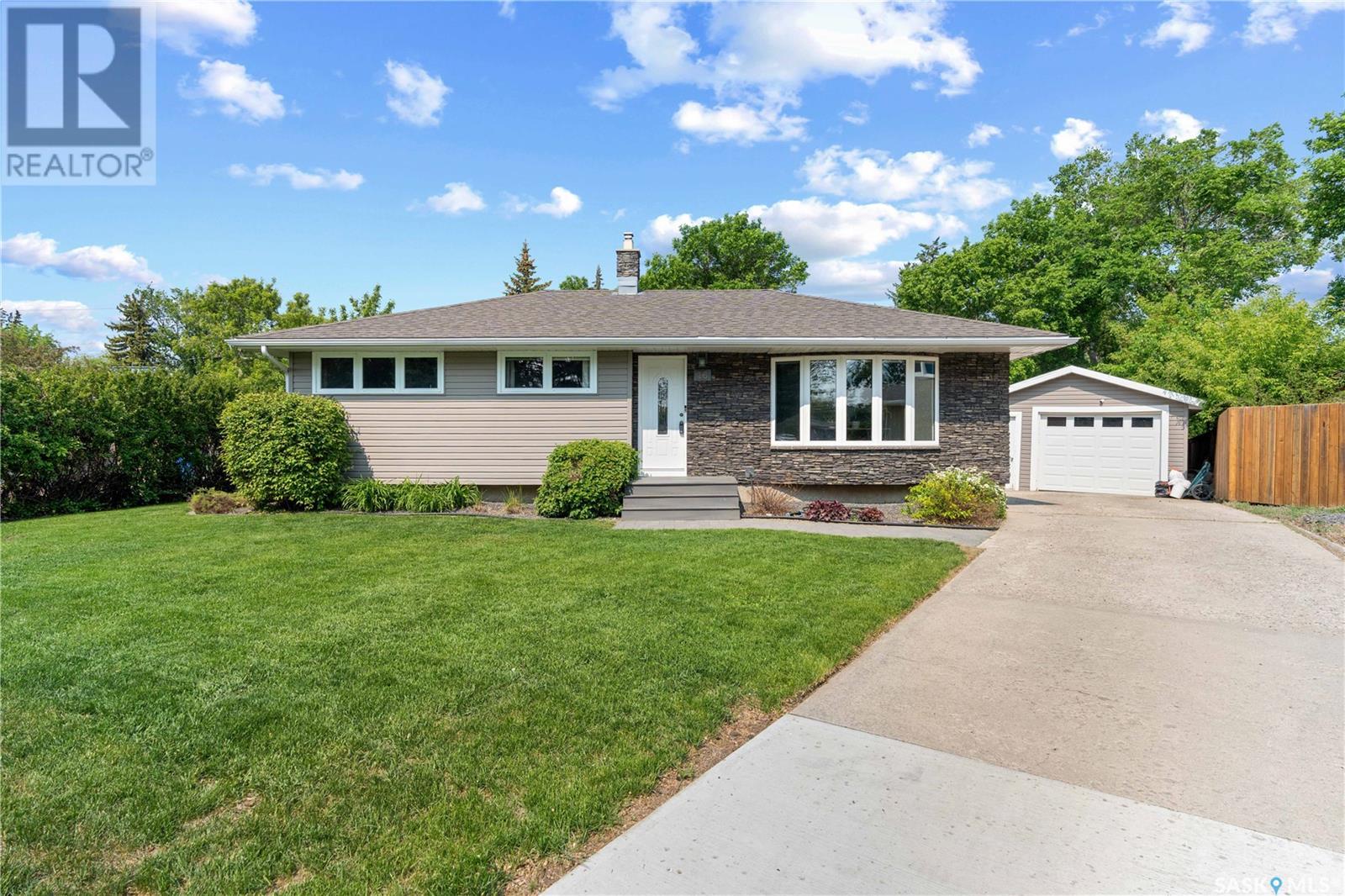 16 Lipton PLACE, regina, Saskatchewan