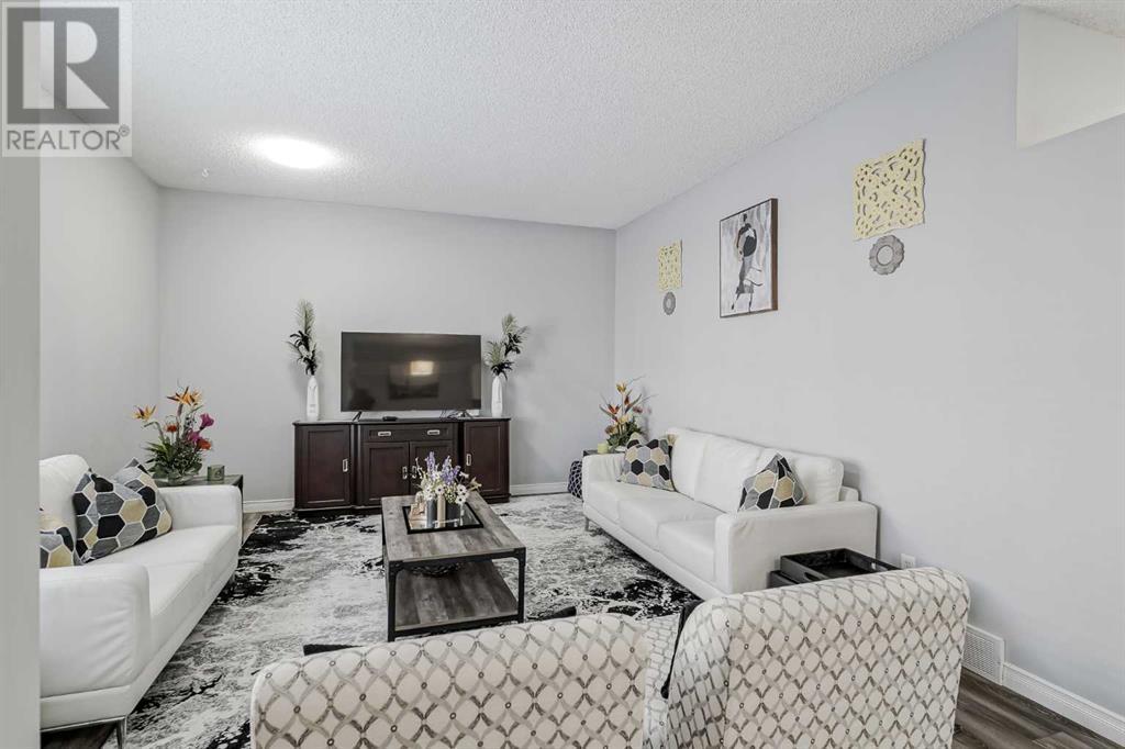 304 West Creek Circle, Chestermere, Alberta  T1X 1R5 - Photo 5 - A2226136