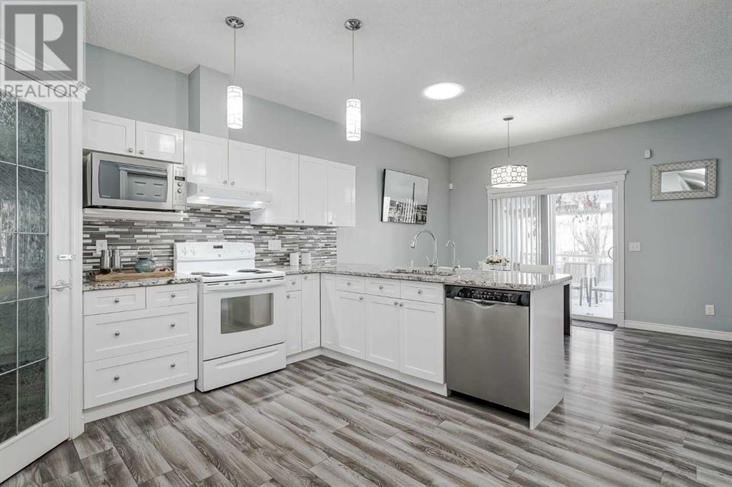 304 West Creek Circle, Chestermere, Alberta  T1X 1R5 - Photo 4 - A2226136