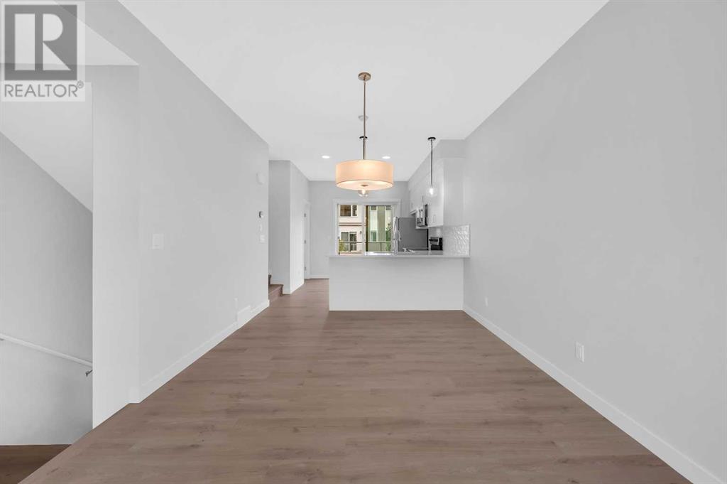 305 Shawnee Square Sw, Calgary, Alberta  T2Y 0W4 - Photo 4 - A2228556