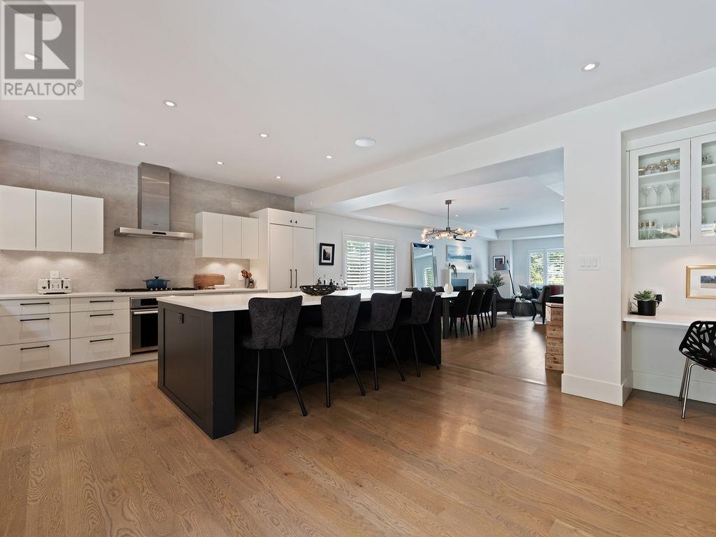 934 Forest Hills Drive, North Vancouver, British Columbia  V7R 1N2 - Photo 10 - R3012649