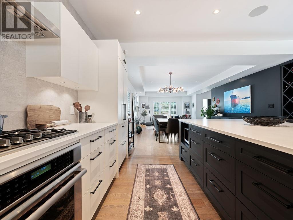 934 Forest Hills Drive, North Vancouver, British Columbia  V7R 1N2 - Photo 8 - R3012649