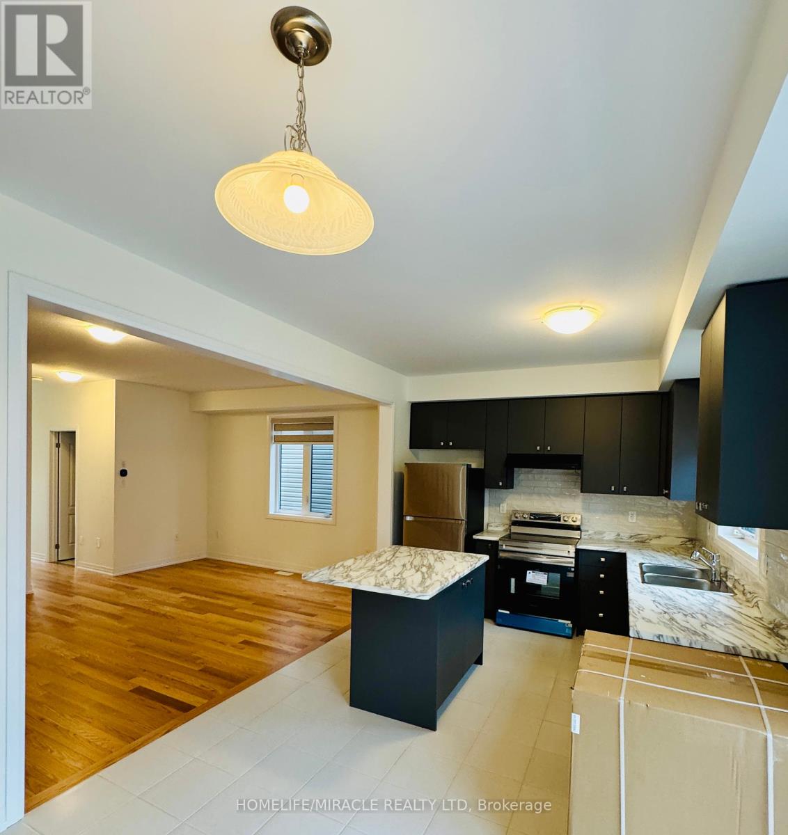 52 Cresthaven Heights, Thorold, Ontario  L2V 0N8 - Photo 9 - X12199798