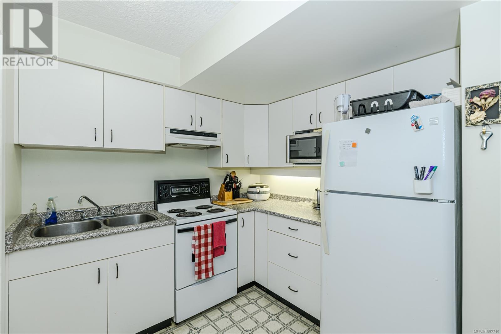 4251 Parkside Cres, Saanich, British Columbia  V8N 2C4 - Photo 30 - 1002716