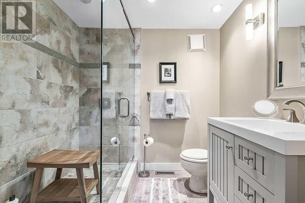 86 Glamis Gardens Sw, Calgary, Alberta  T3E 6S4 - Photo 24 - A2228751