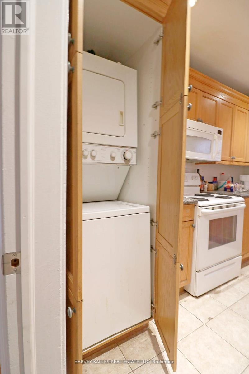 Main - 6 Poplar Plains Crescent, Toronto, Ontario  M4V 1E8 - Photo 14 - C12204796