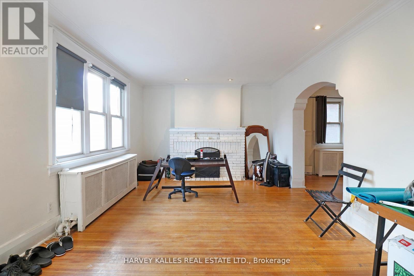 Main - 6 Poplar Plains Crescent, Toronto, Ontario  M4V 1E8 - Photo 4 - C12204796