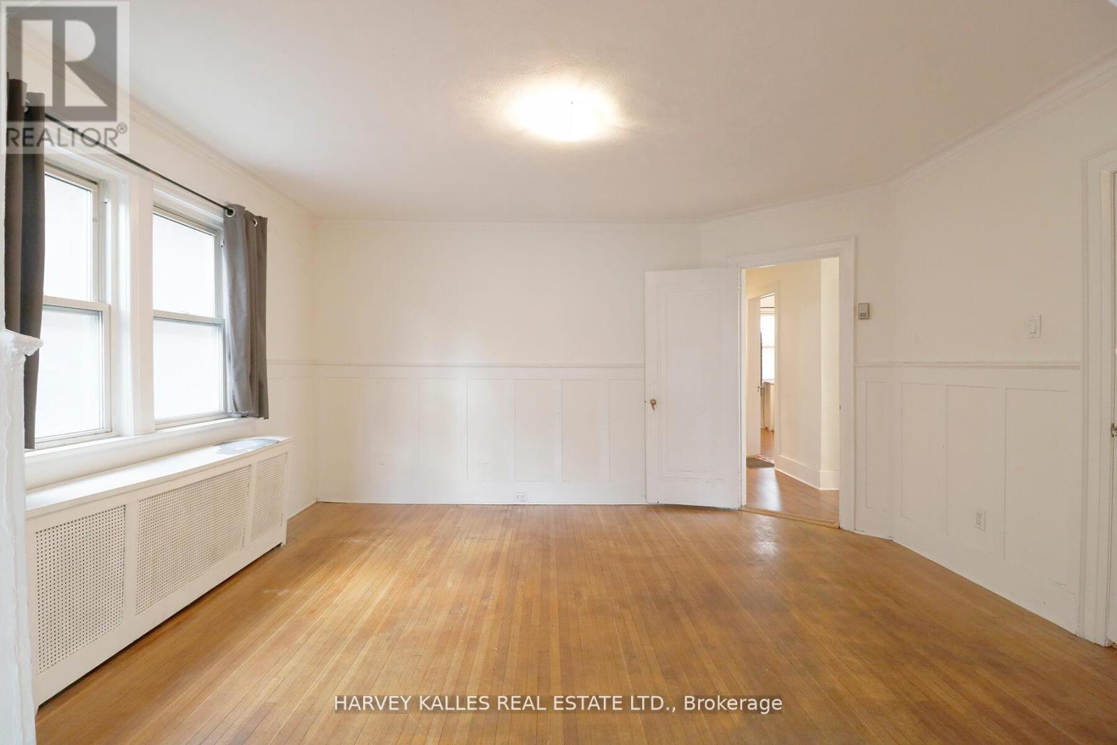 Main - 6 Poplar Plains Crescent, Toronto, Ontario  M4V 1E8 - Photo 9 - C12204796