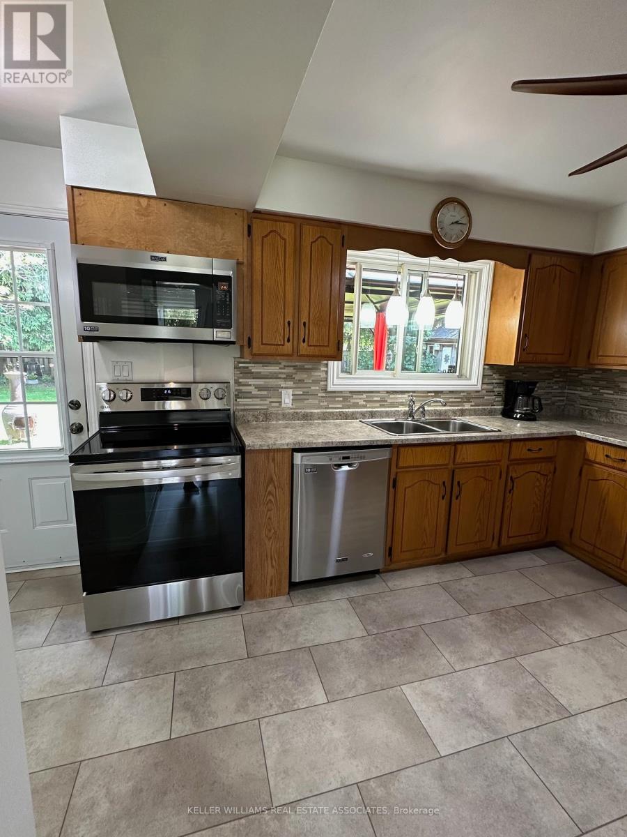 43 Kensington Avenue, Brantford, Ontario  N3R 5S7 - Photo 12 - X12176644