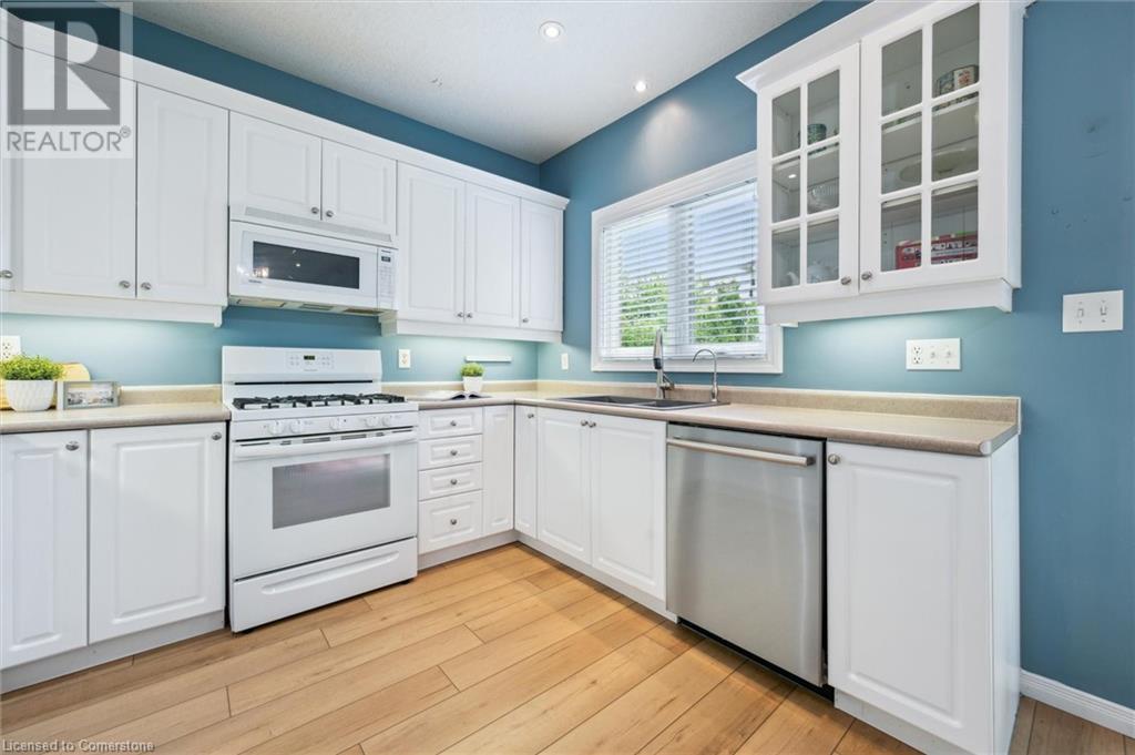 606 Eastbridge Boulevard, Waterloo, Ontario  N2K 4H4 - Photo 14 - 40738615