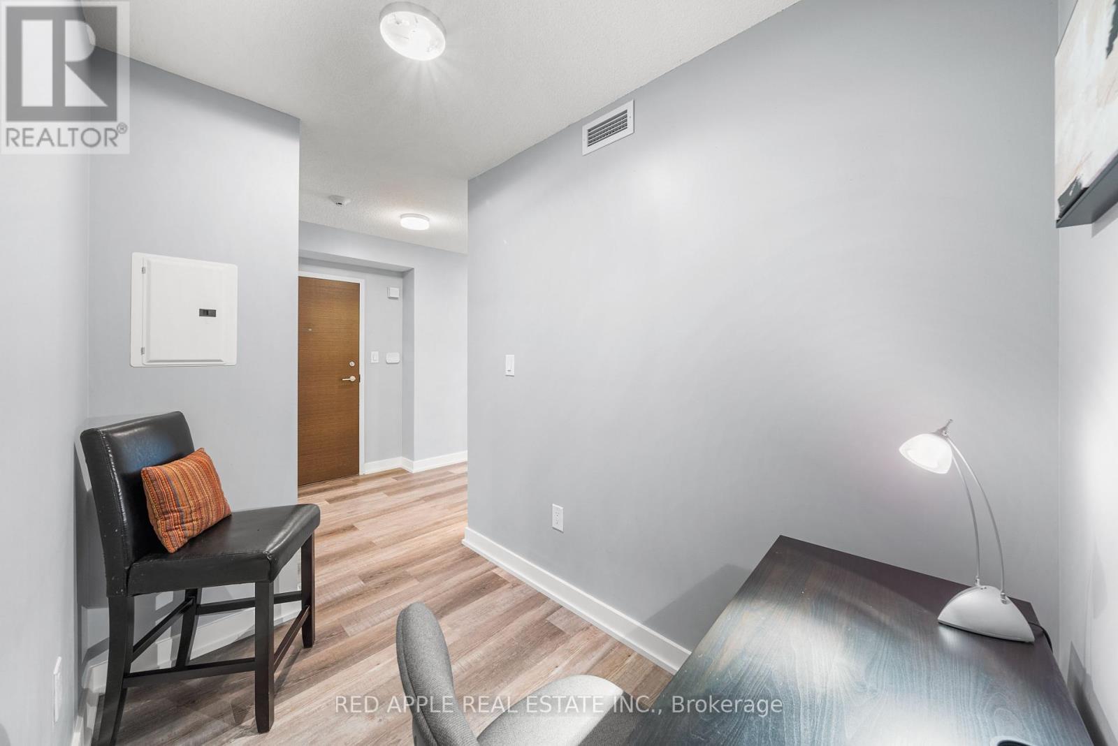 530 - 21 Iceboat Terrace, Toronto, Ontario  M5V 4A9 - Photo 26 - C12201879