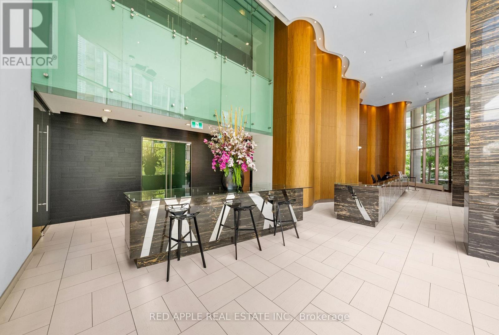 530 - 21 Iceboat Terrace, Toronto, Ontario  M5V 4A9 - Photo 27 - C12201879