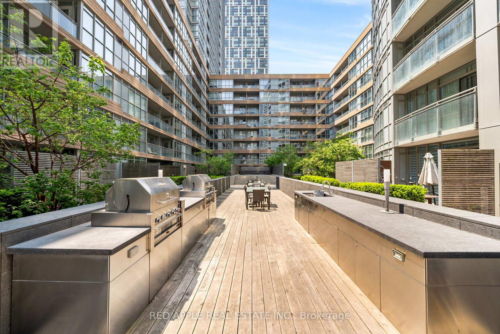 530 - 21 Iceboat Terrace, Toronto, Ontario  M5V 4A9 - Photo 32 - C12201879