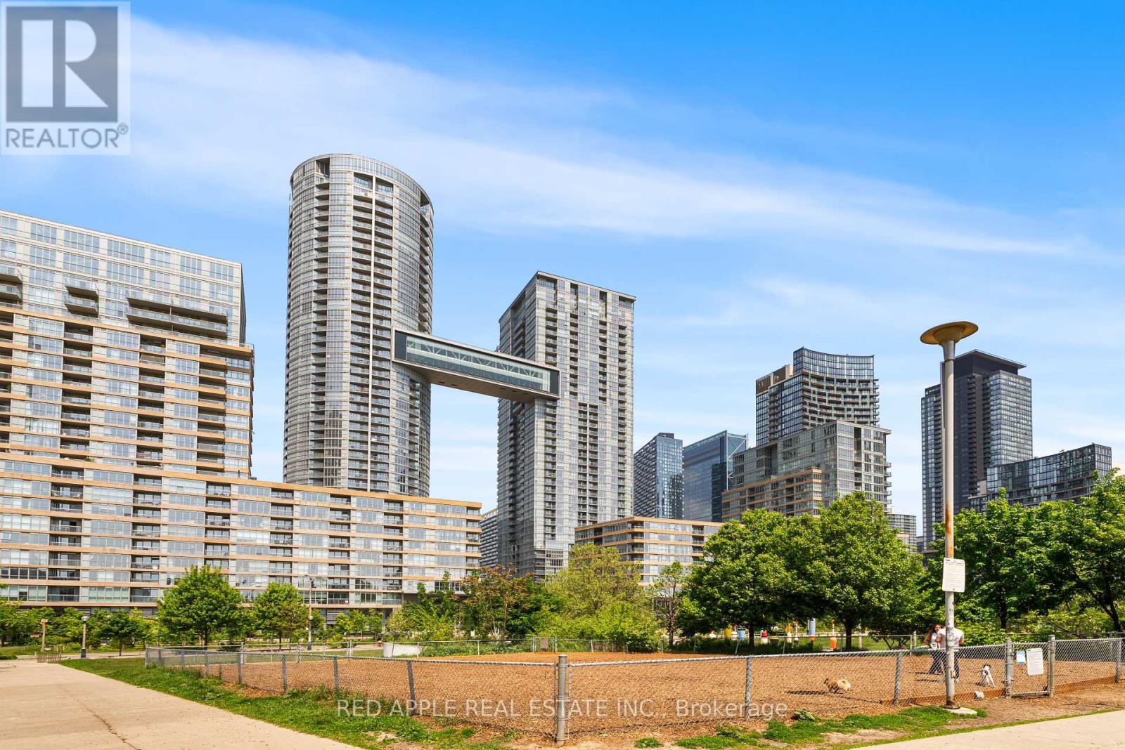 530 - 21 Iceboat Terrace, Toronto, Ontario  M5V 4A9 - Photo 45 - C12201879