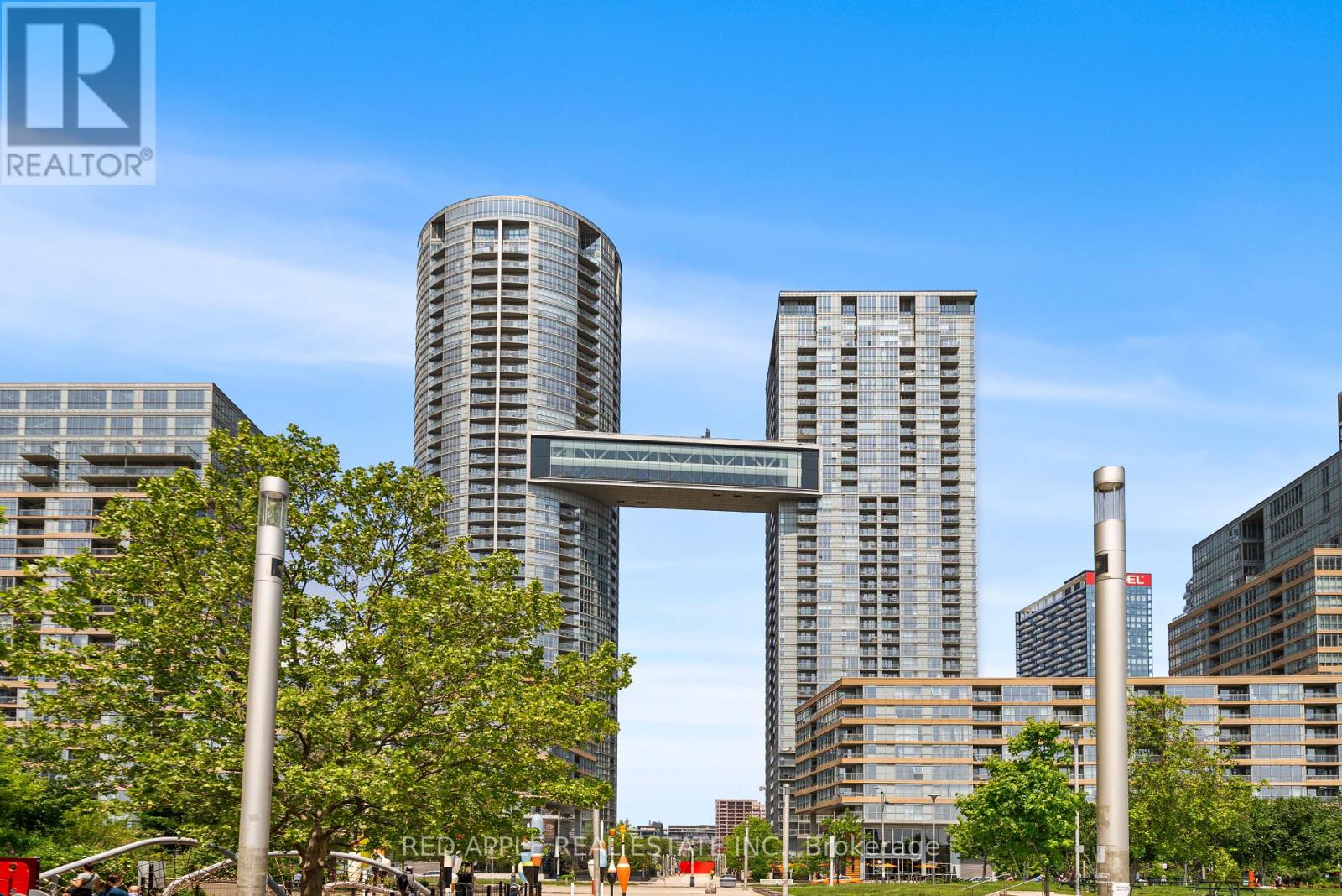 530 - 21 Iceboat Terrace, Toronto, Ontario  M5V 4A9 - Photo 44 - C12201879