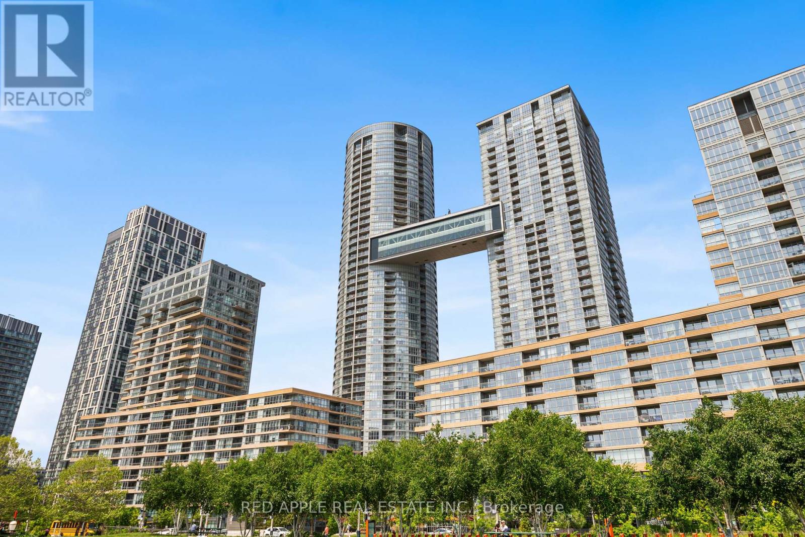 530 - 21 Iceboat Terrace, Toronto, Ontario  M5V 4A9 - Photo 43 - C12201879