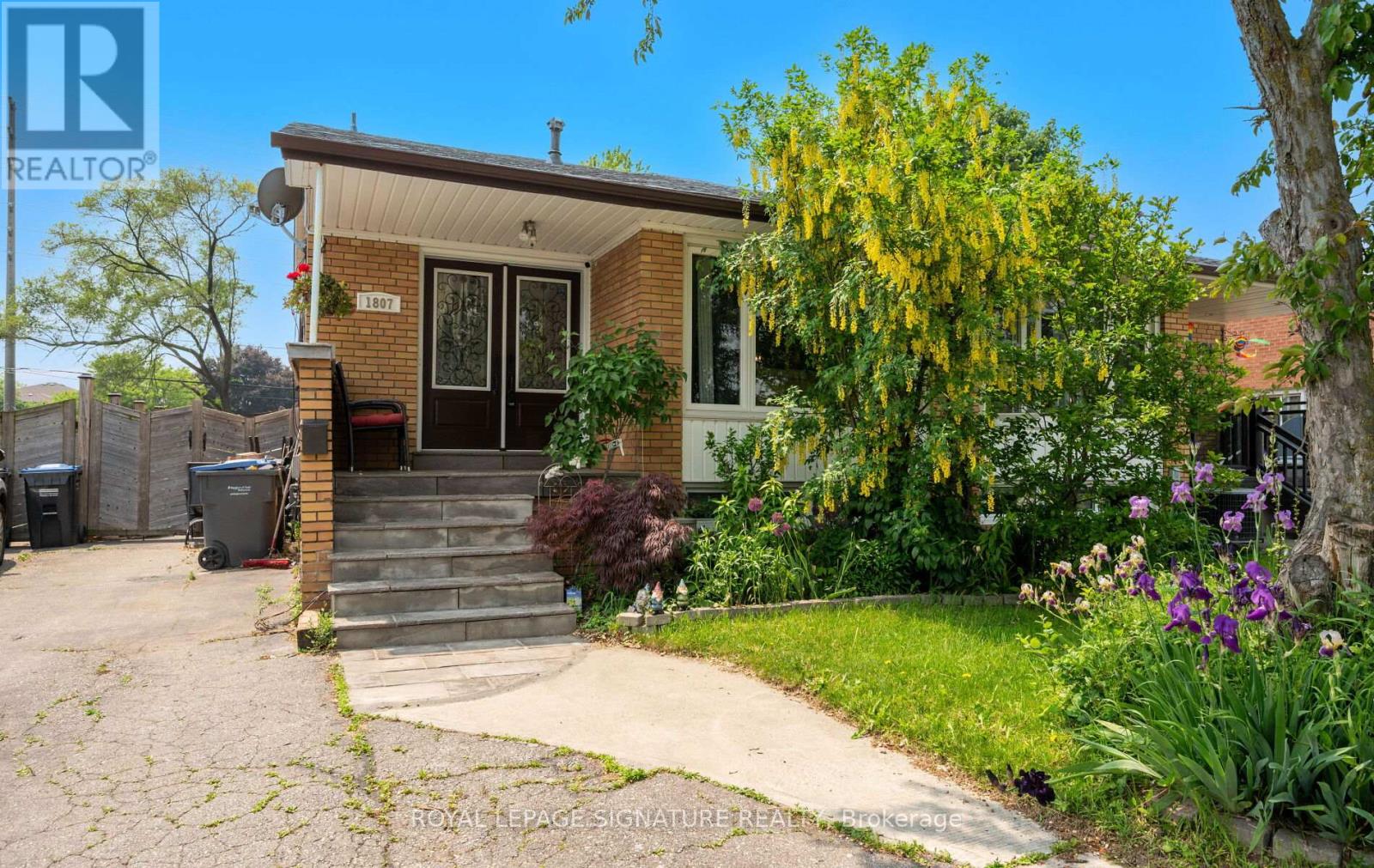 1807 SANDGATE CRESCENT, Mississauga, Ontario