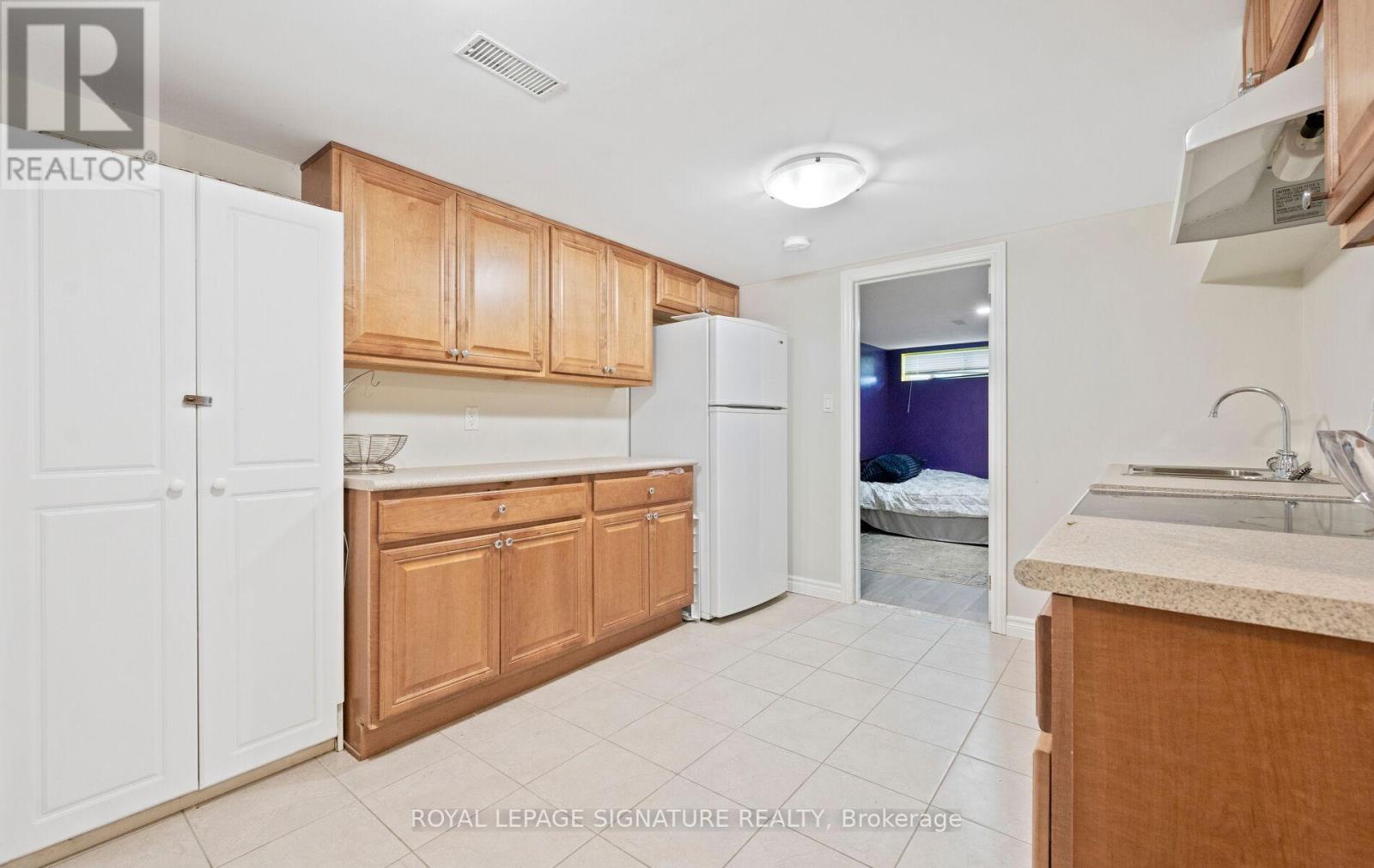 1807 Sandgate Crescent, Mississauga, Ontario  L5J 2E7 - Photo 22 - W12204806