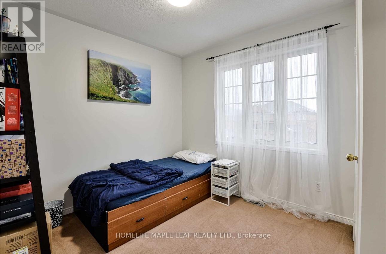 17 Hollingsworth Circle, Brampton, Ontario  L7A 0J7 - Photo 7 - W12123072