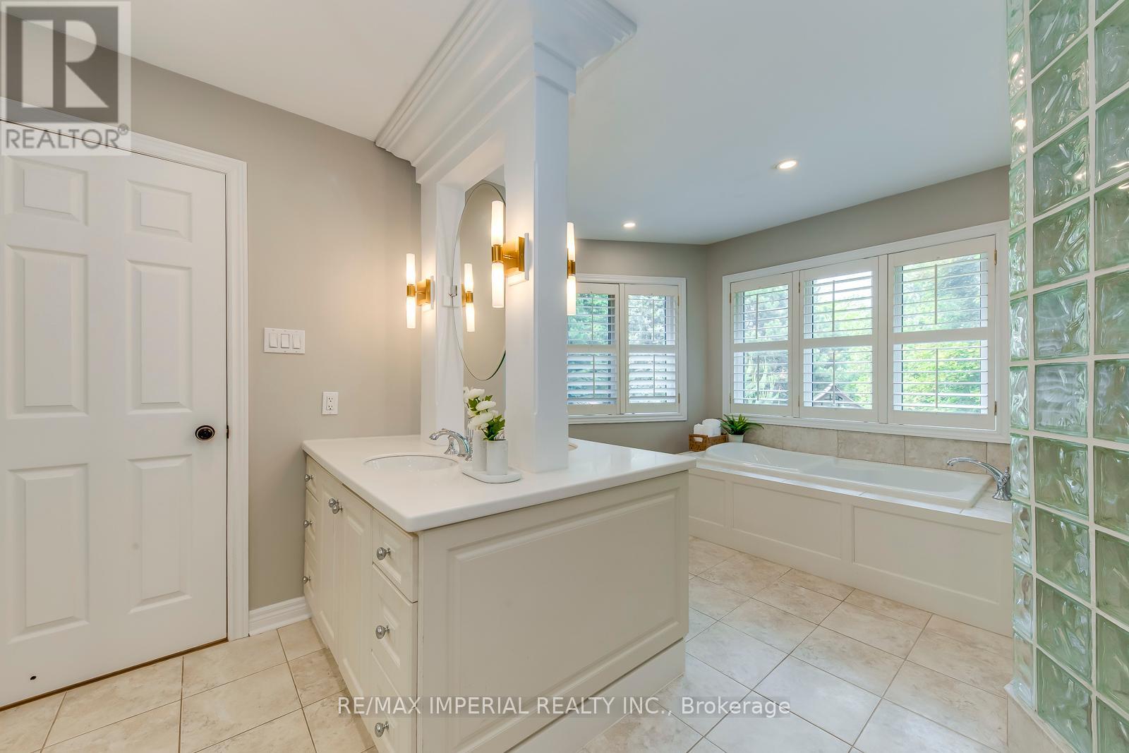 341 Acacia Court, Oakville, Ontario  L6J 6K5 - Photo 26 - W12194642