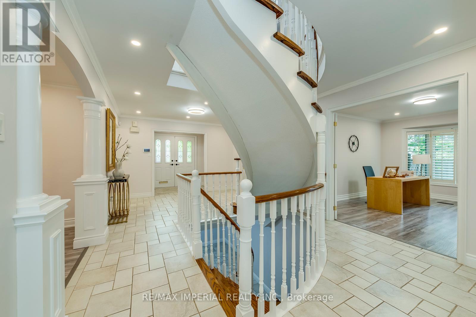 341 Acacia Court, Oakville, Ontario  L6J 6K5 - Photo 10 - W12194642