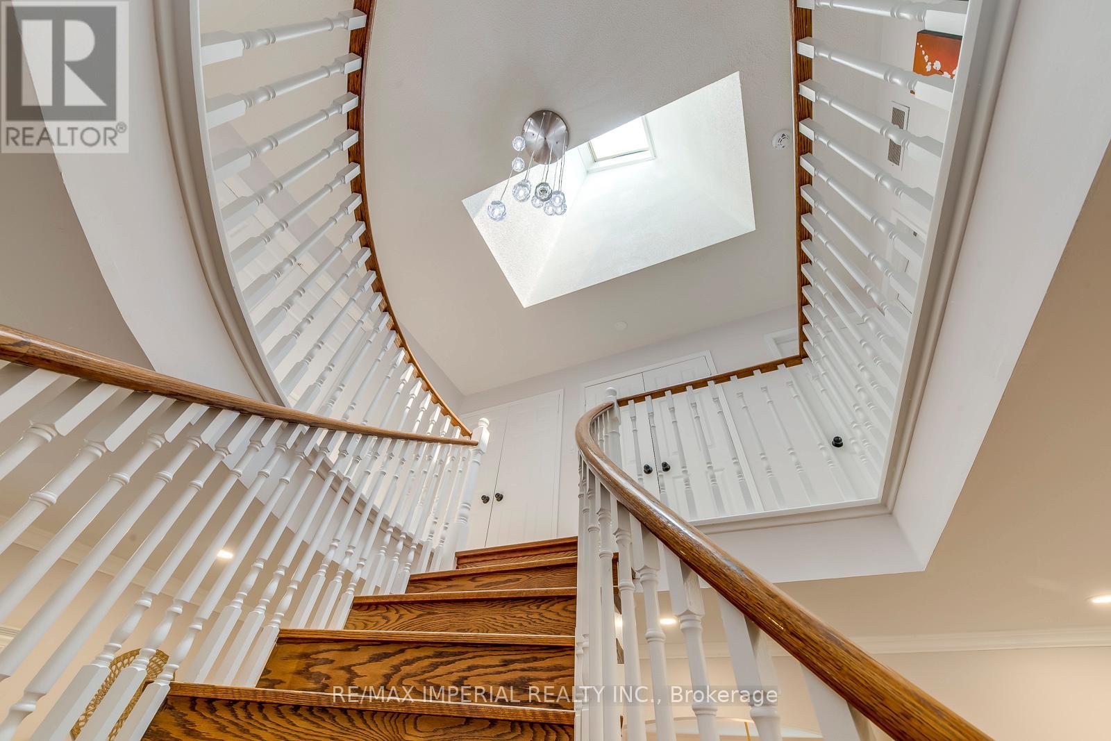 341 Acacia Court, Oakville, Ontario  L6J 6K5 - Photo 21 - W12194642