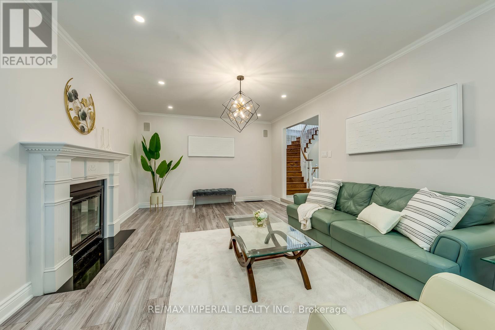 341 Acacia Court, Oakville, Ontario  L6J 6K5 - Photo 8 - W12194642