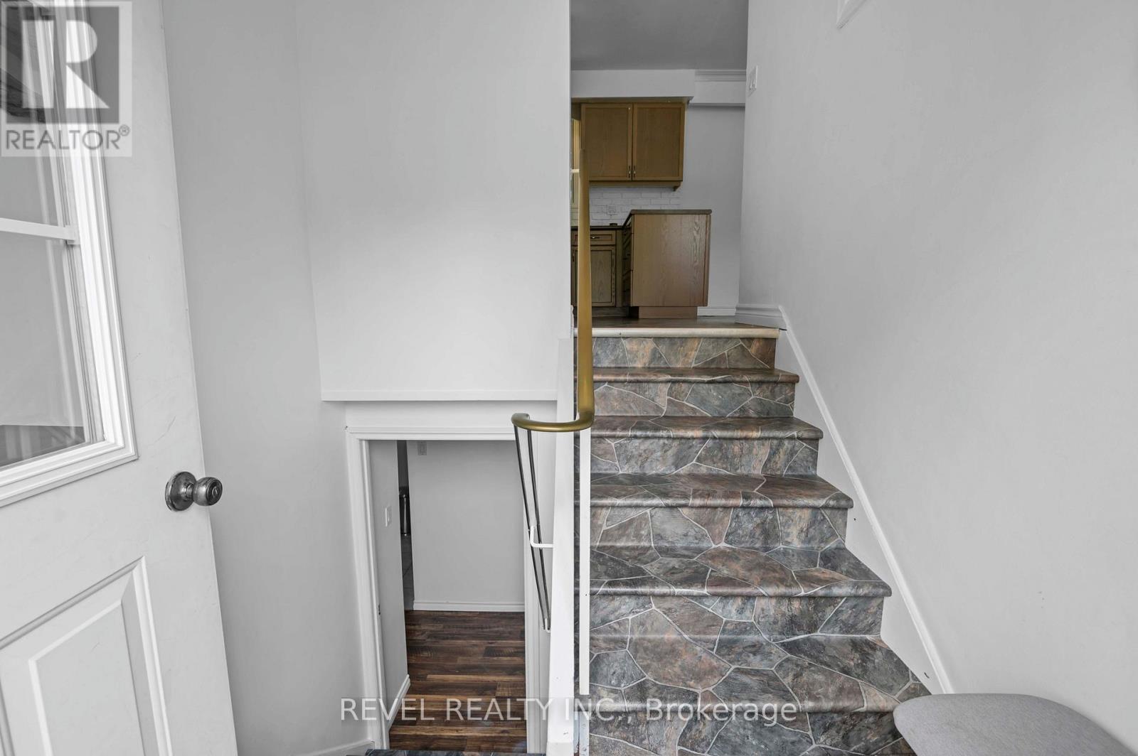108 Jane Street, Shelburne, Ontario  L9V 2W8 - Photo 8 - X12204801