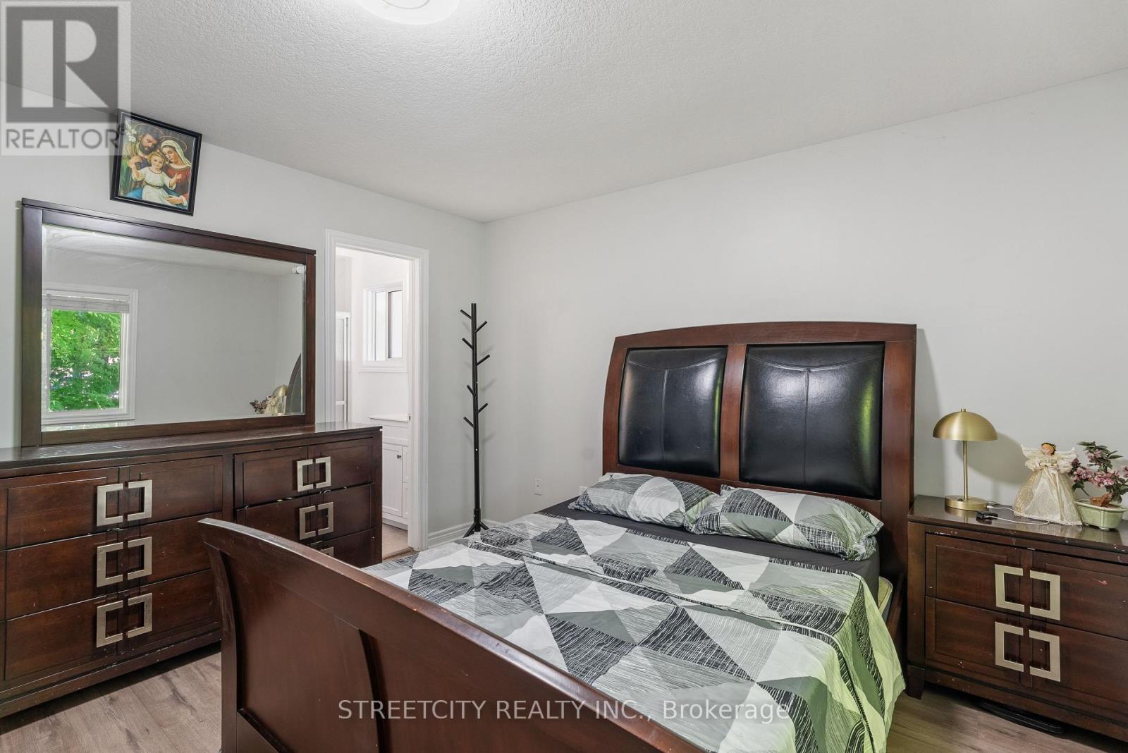 131 Bridle Path, Strathroy-Caradoc, Ontario  N7G 4K2 - Photo 17 - X12204868