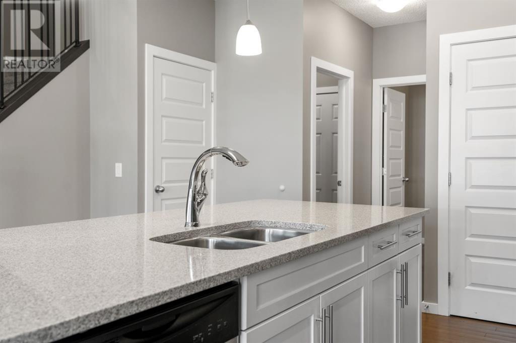 54 Legacy Close Se, Calgary, Alberta  T2X 0Y9 - Photo 8 - A2225495