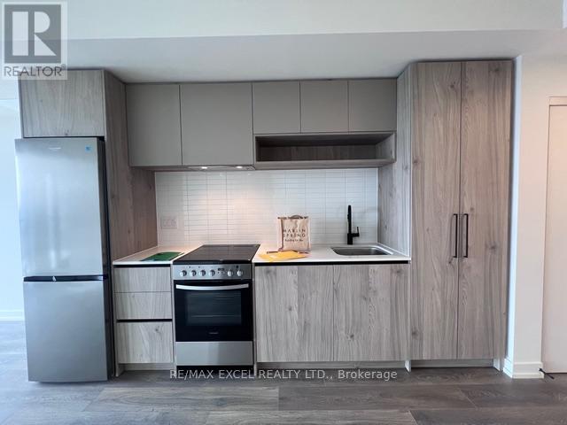603 - 181 Sterling Road, Toronto, Ontario  M6R 2B2 - Photo 6 - C12204842