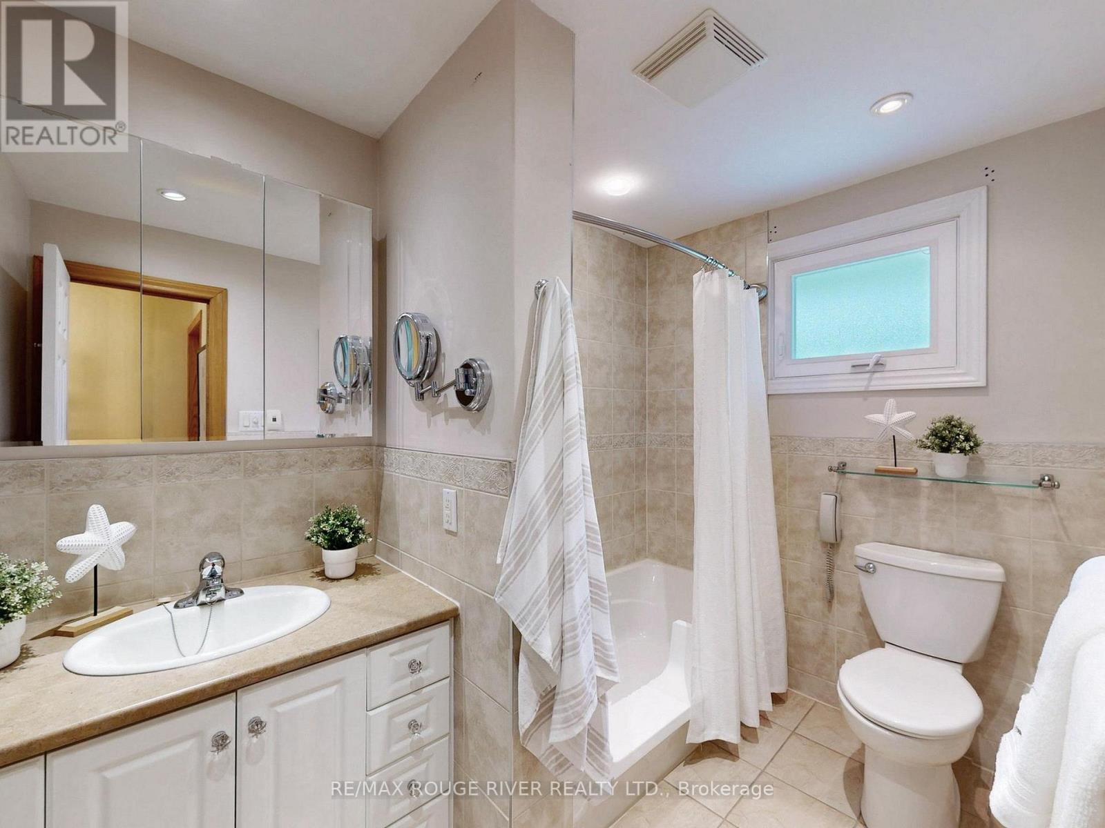 309 Jaybell Grove, Toronto (Rouge), Ontario  M1C 2X4 - Photo 12 - E12204835