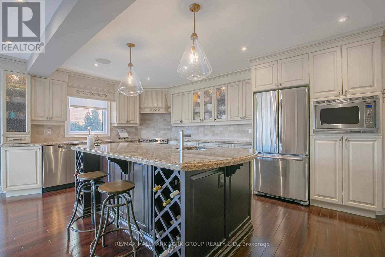 82 Fairway Drive, Aurora, Ontario  L4G 2H4 - Photo 13 - N12204861