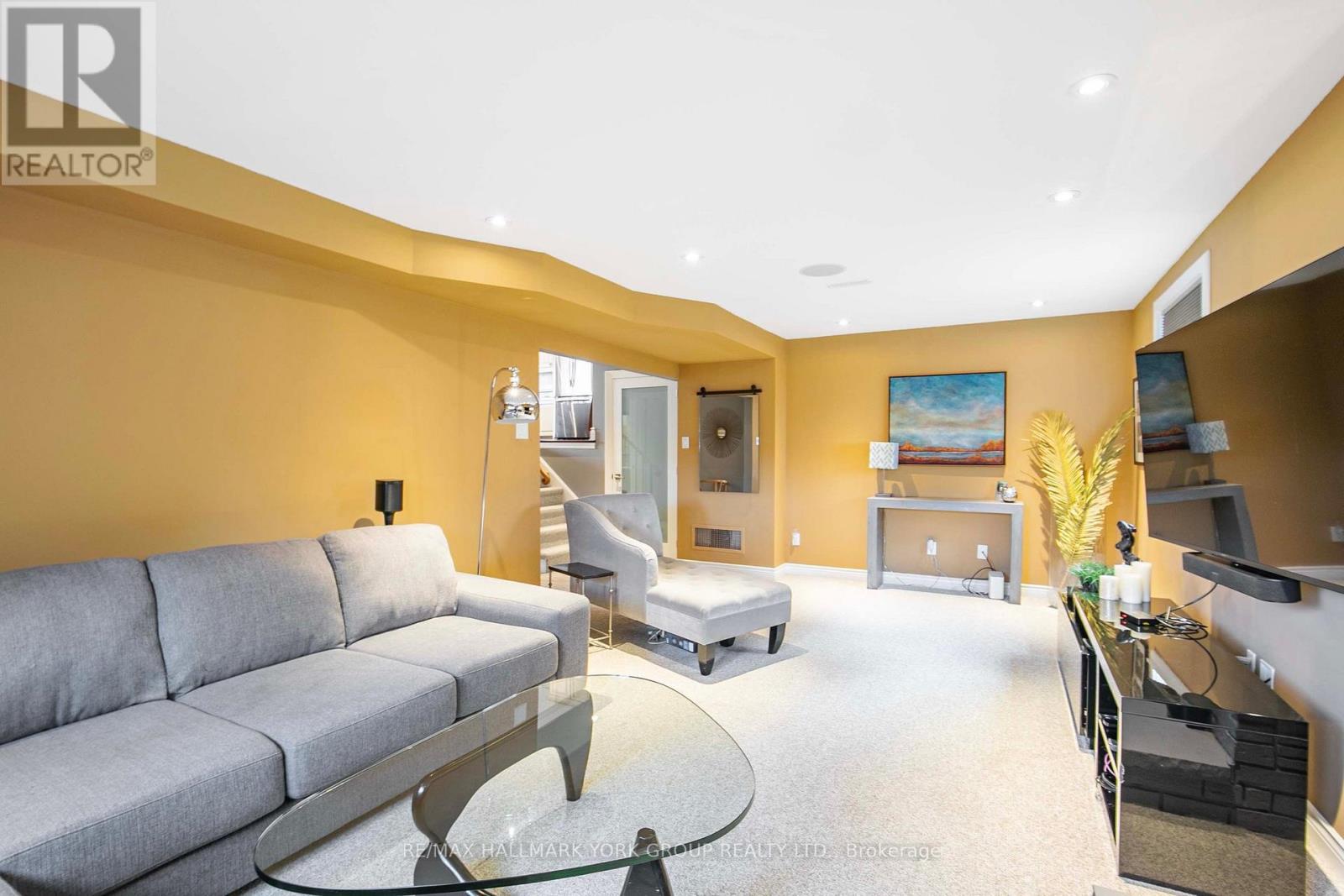 82 Fairway Drive, Aurora, Ontario  L4G 2H4 - Photo 24 - N12204861