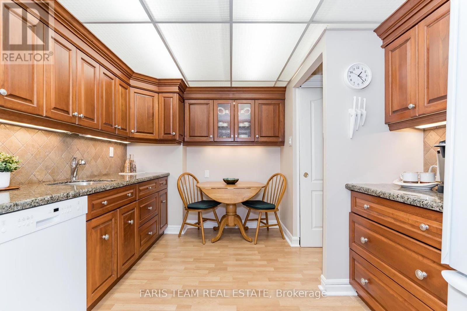 1006 - 181 Collier Street, Barrie, Ontario  L4M 5L6 - Photo 4 - S12204837