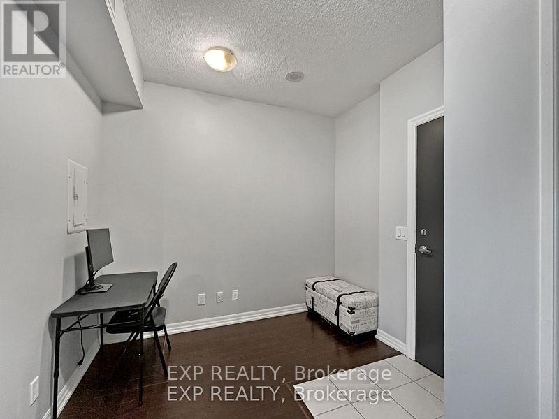 2201 - 223 Webb Drive, Mississauga, Ontario  L5B 0E8 - Photo 5 - W12204860