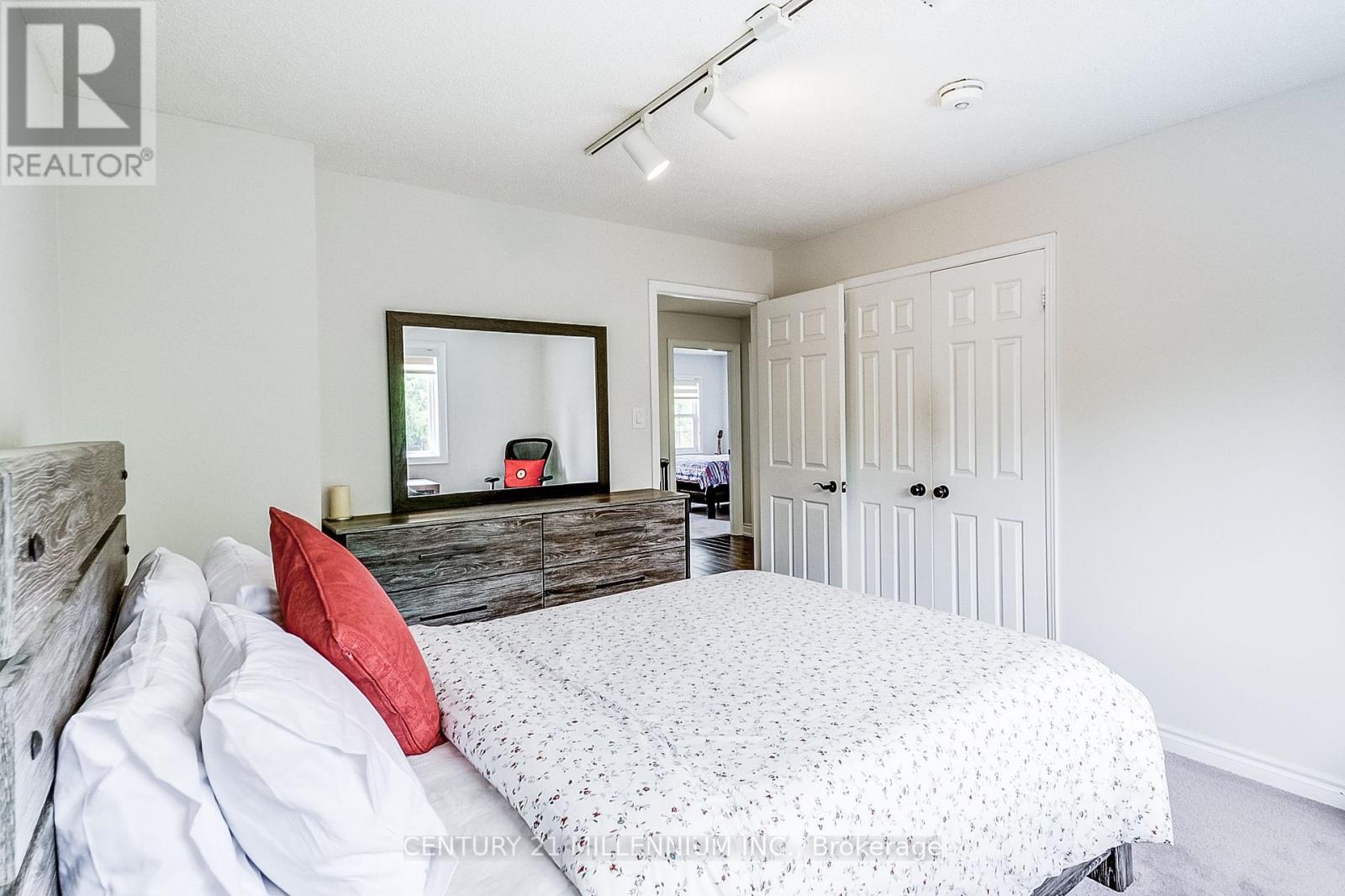 8 Newport Street, Brampton, Ontario  L6S 4M1 - Photo 23 - W12204865