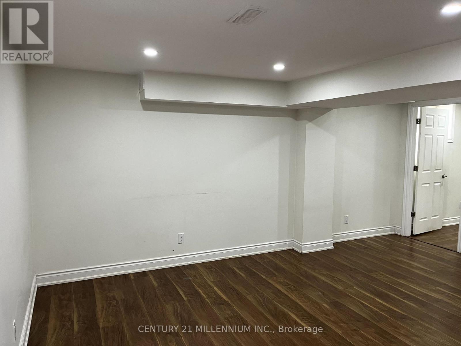 8 Newport Street, Brampton, Ontario  L6S 4M1 - Photo 40 - W12204865