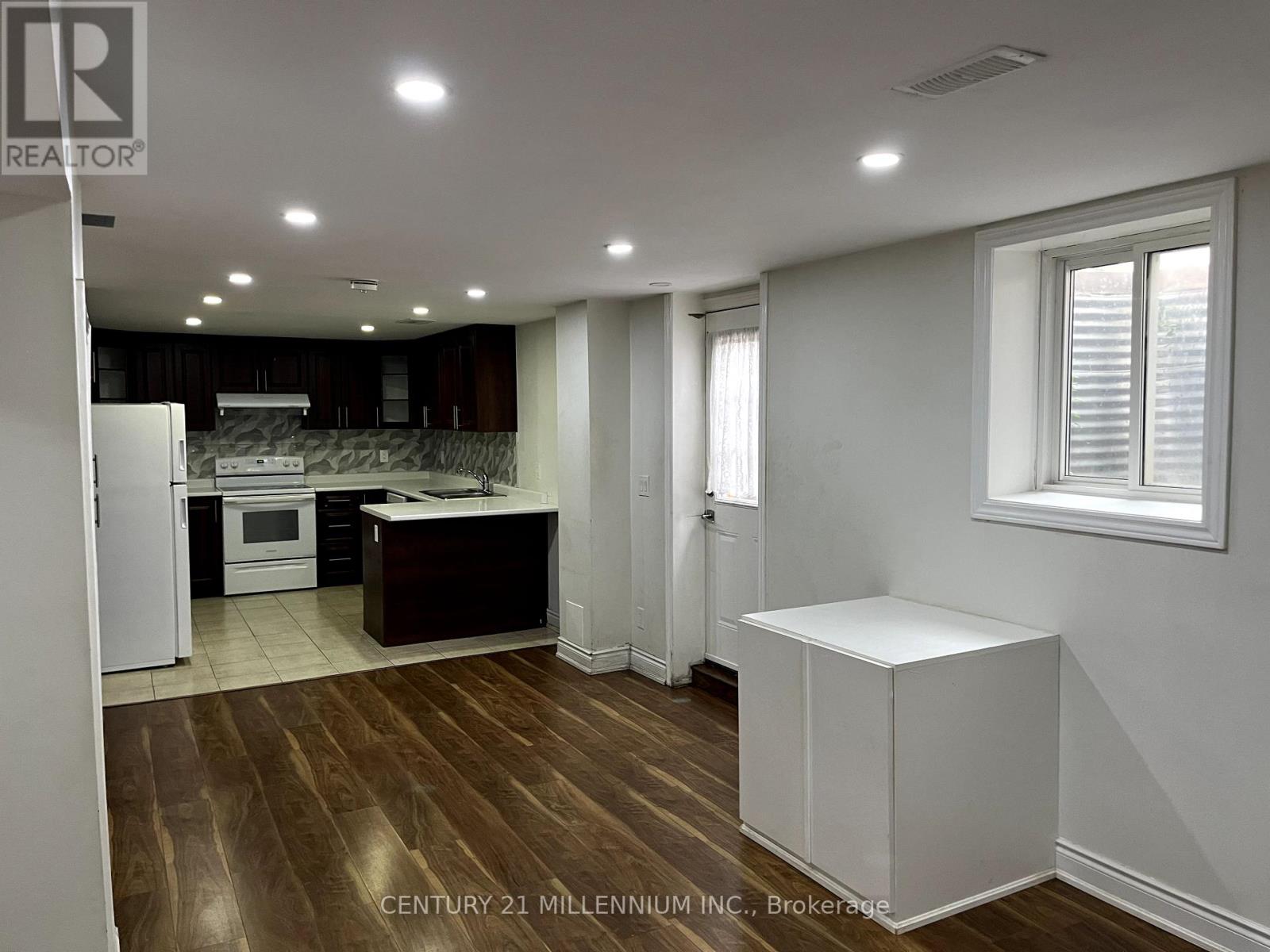 8 Newport Street, Brampton, Ontario  L6S 4M1 - Photo 41 - W12204865